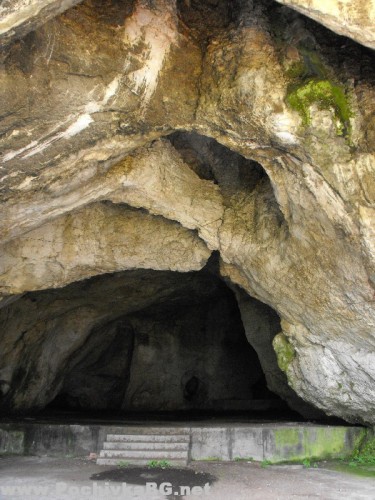 Еменска пещера